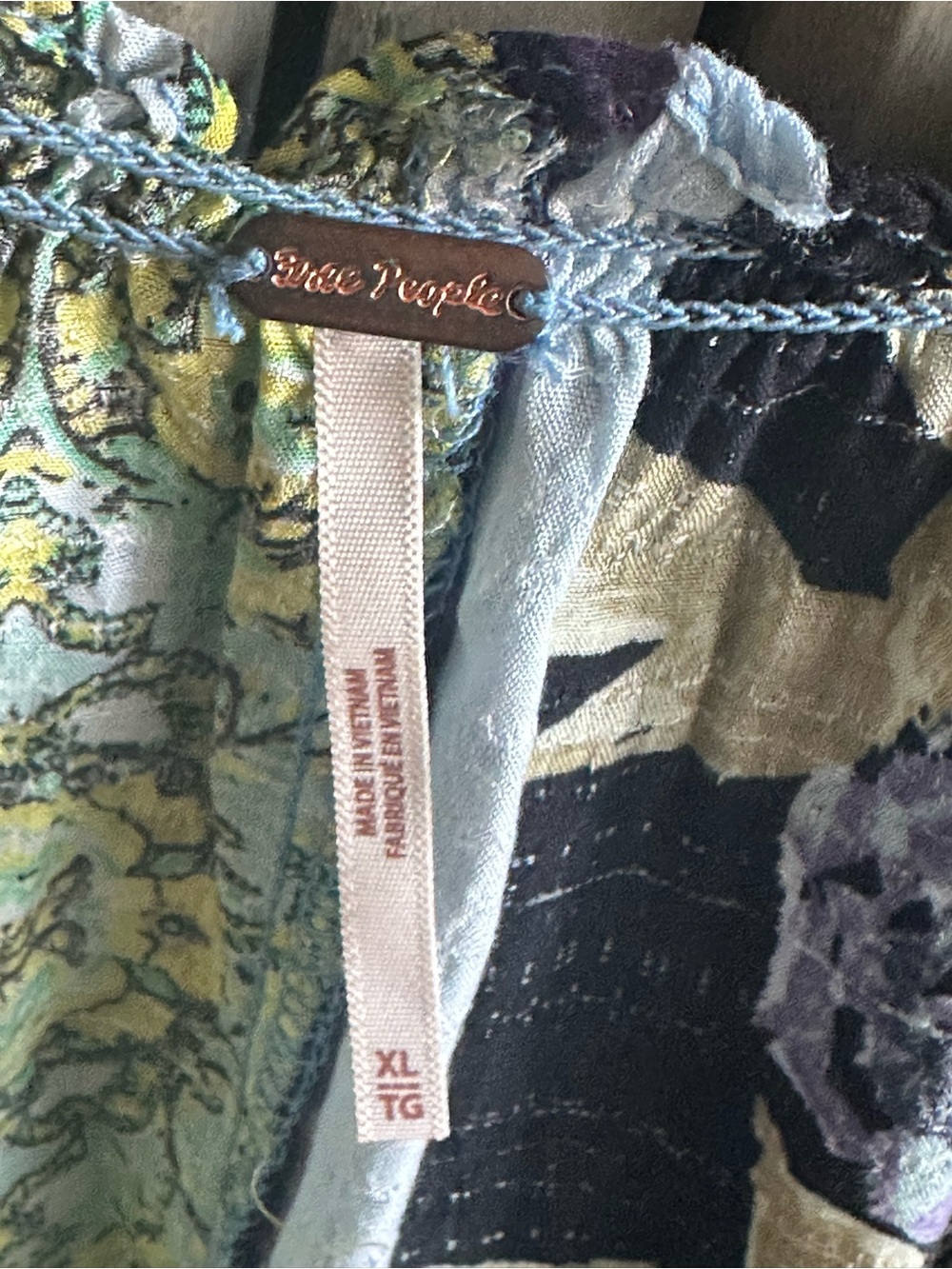 Free People Gemini Blouse in Dark Knight Combo. Size.XL - Picture 8 of 10